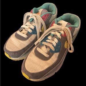 Nike air max 90 youth size 4.